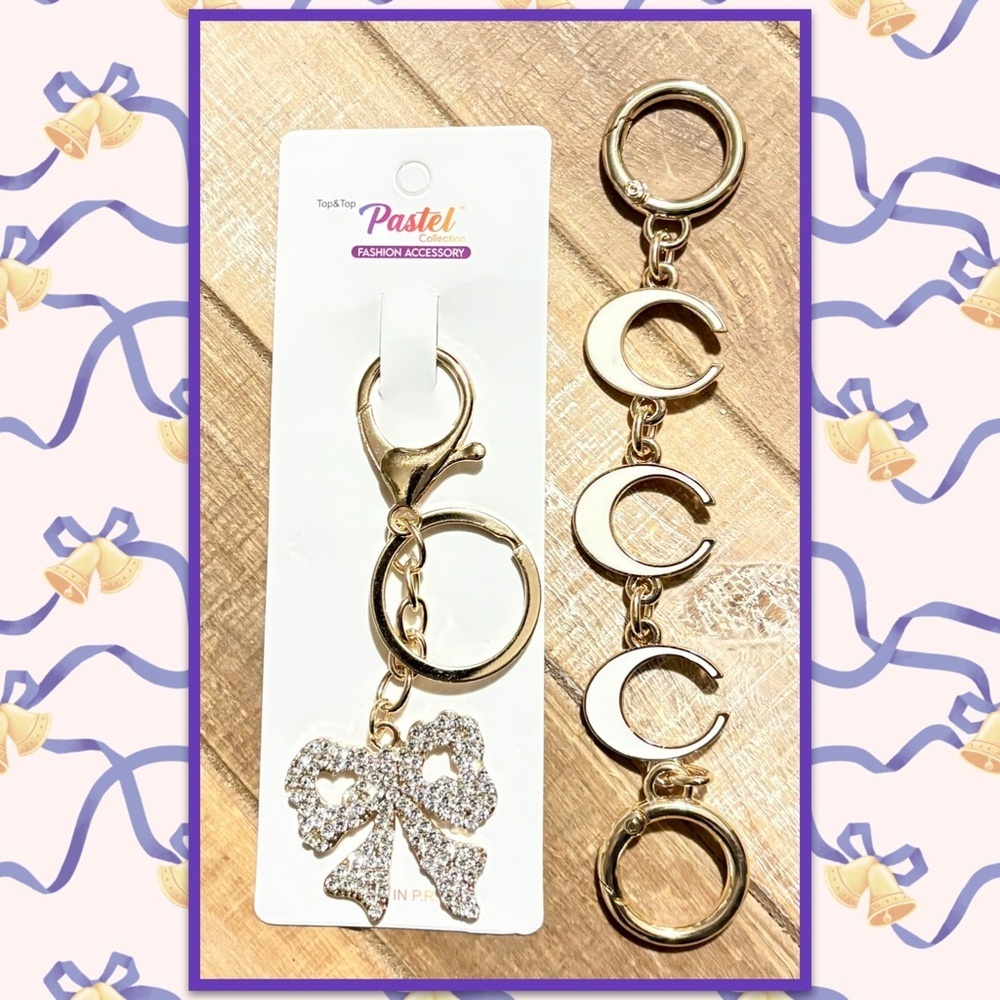 🗝️🆕🗝️ Pastels Gold and Cream Bow Keychain and “C” Bag Extender
